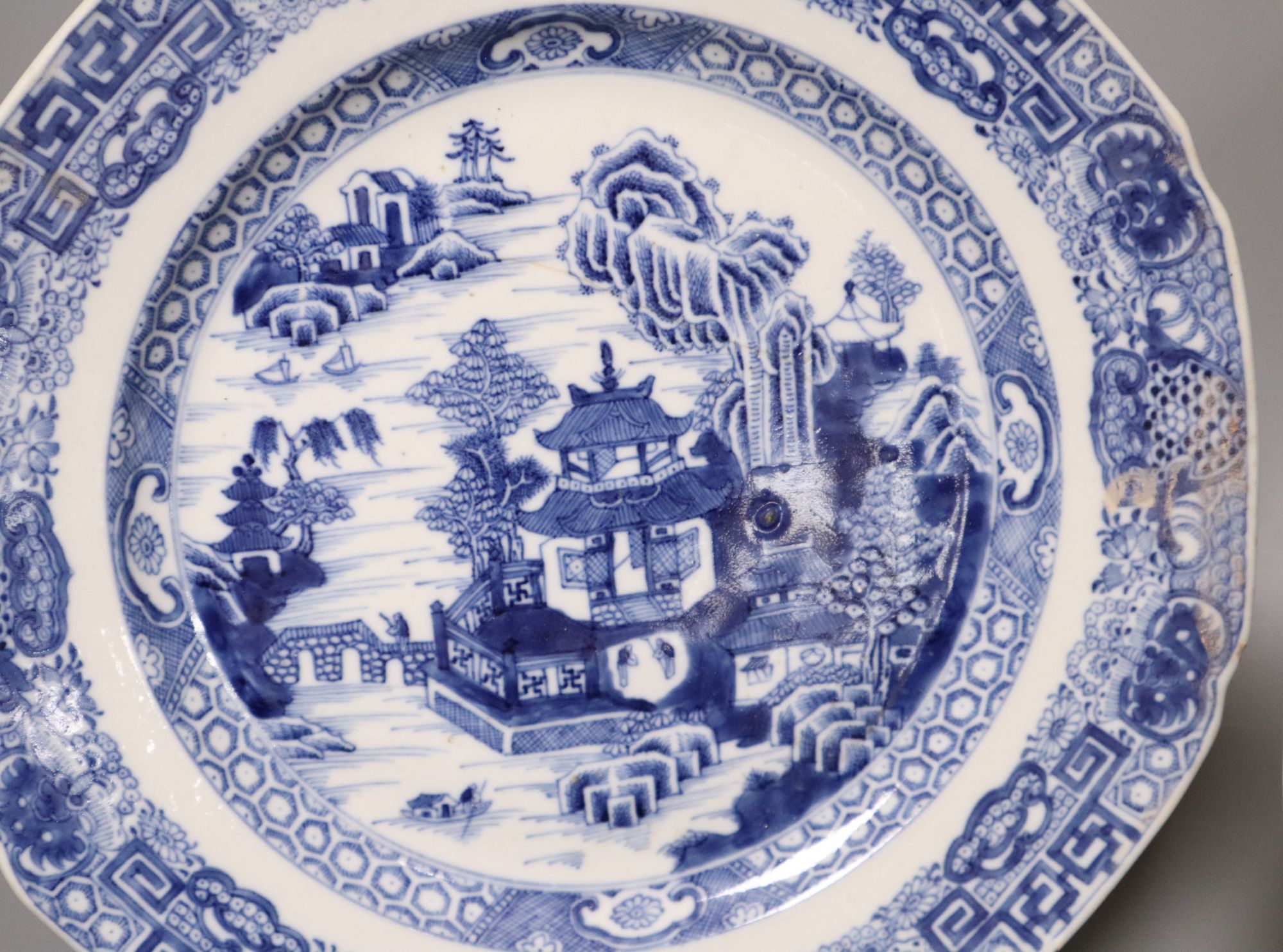 A collection of Chinese blue and white plates, Qianlong period, Fitzhugh borders (13)